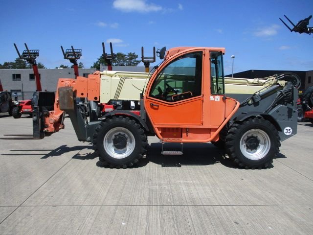JLG 4017